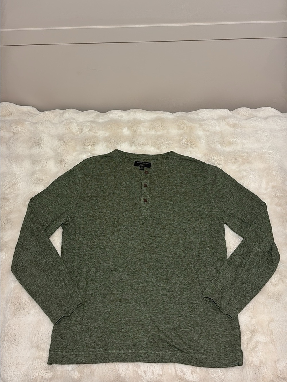 Banana Republic Olive Green Crewneck Henley Sweater